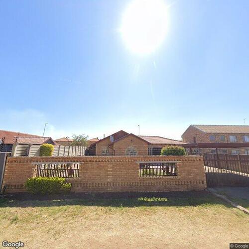 Section 17 In The Scheme Fair View Village, Annlin Extension 37 Township, Local Authority City Of Tshwane Metropolitan Municipality, Also Known As Unit 17 Door 17 Fair View Village, 98 Bloulelie Crescent, Annlin Extension 37, Pretoria thumbnail