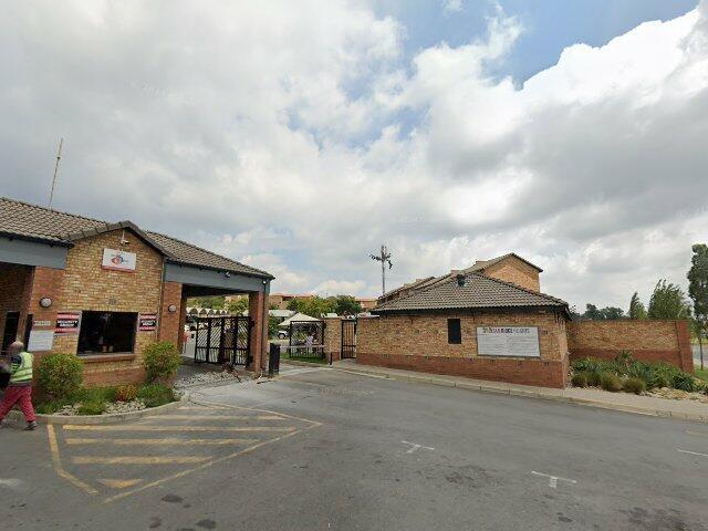 Section No. 132, San Ridge Heights, Unit 132 San Ridge Heights, 13th Road, Noordwyk, Midrand