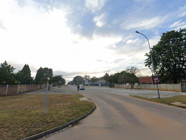 Erf 810, Flamwood Extension 3, Registration Division Ip, Held By Title Deed T152545/05, Registration Division I.P Province North West, Situated At 10 Rina Street Flamwood Klerksdorp
