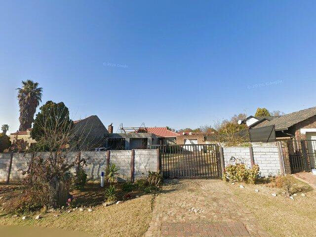 Portion 22 Of Erf 716 Elandspark Township, Also Known As 45 Pauline Smith Crescent, Elandspark, 2197