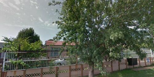 2 Bedroom House With Flat