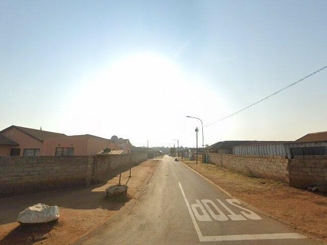 Erf 5591, 71 Igologolo Street, Ext 4, Protea Glen