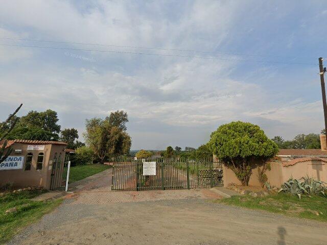 Unit 10, Hacienda Espana, 160 Hyde Park, Ladysmith