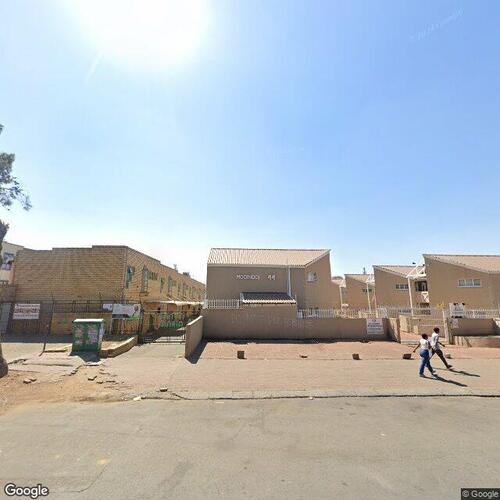 Section 4, No. 4 Mooinoooi, 44 King Edward Road, Bloemfontein thumbnail