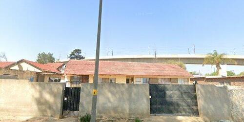 4 Bedroom House With Outbuildings