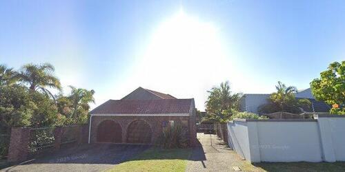 6 Bedroom House With Outbuilding