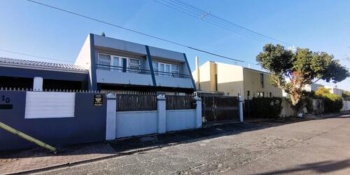 5 Bed, 2.5 Bath Double Storey Home