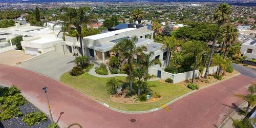 Stunning 7 Beds Entertainers Home With Amazing Views