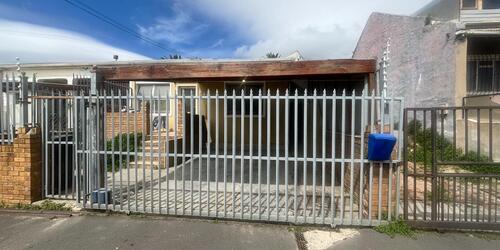 Prime Multi-Unit Investment Opportunity In Highly Sought-After Woodstock