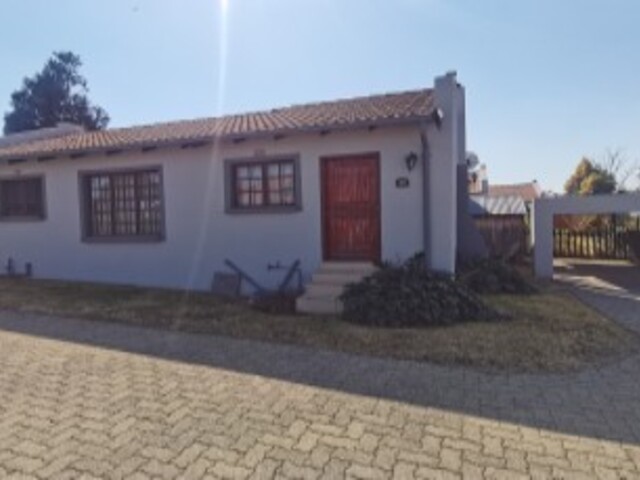 29 SS Carrowmore Park 247 Norfolk Road Measuring 81 m2 Monthly Rates R729.38 Monthly Levy R3 895.00, Halfway Gardens, Gauteng