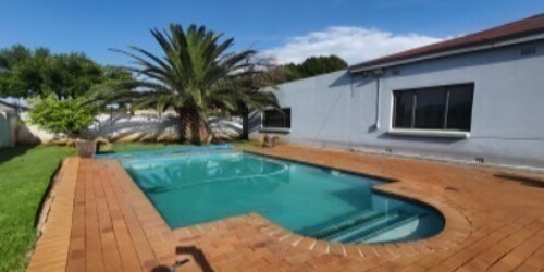 3 Bed Home With Pool + Double Garage In Brakpan Central