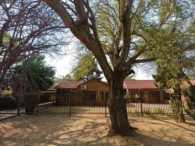 Erf 178 Rooihuis Kraal Noord Township, 36 Nicator Drive, Rooihuiskraal North