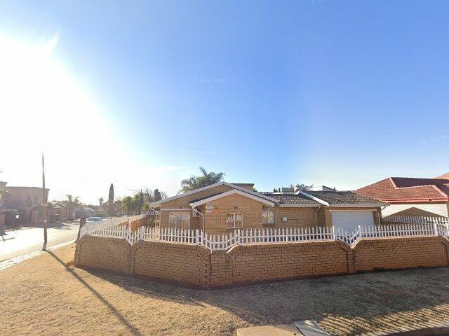 Erf 1529 Lenasia South Township, Division I.Q., Gauteng, Also Known As 22 Parrot Crescent, Lenasia South