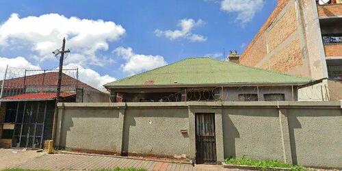 6 Bedroom House