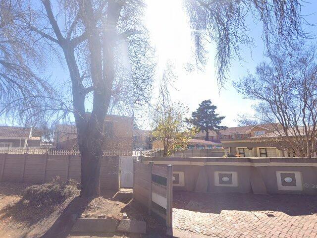 Erf 192, Vanderbijlpark Central West 2 Township; Units 23 And 44, Trevesa Hof, 129 Hertz Boulevard, Vanderbijlpark C.W. No. 2