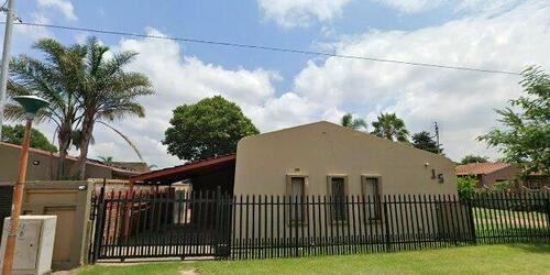 4 Bedroom House With Flat